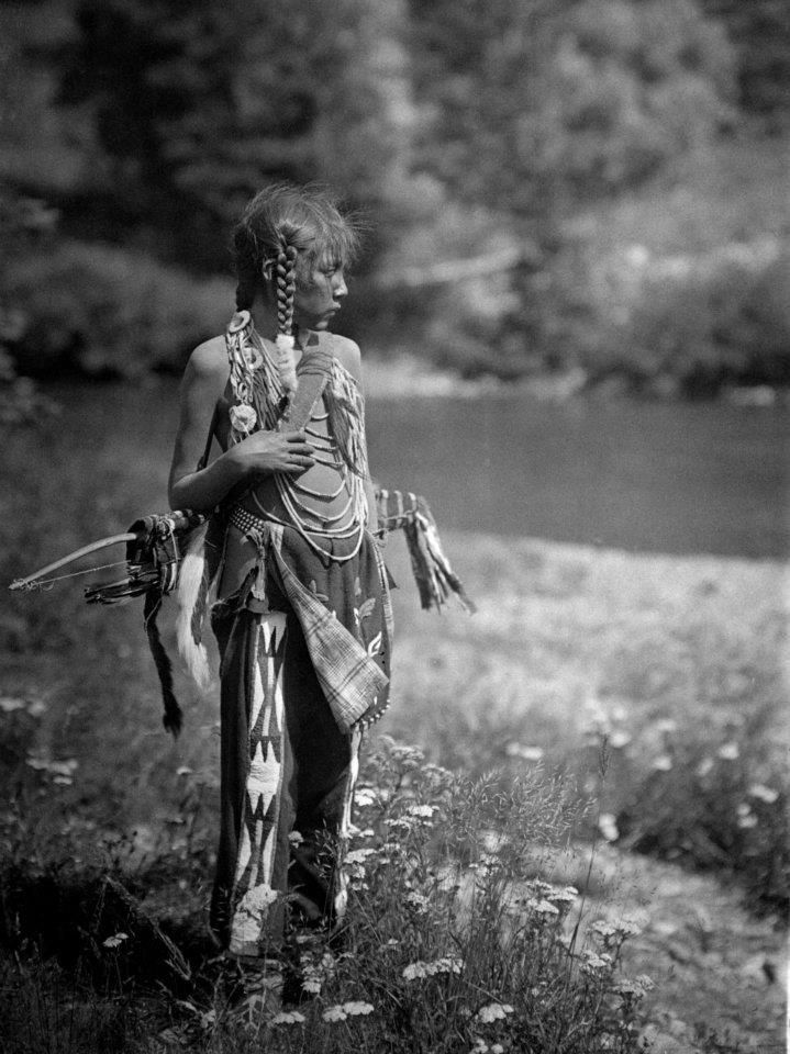 Blackfeet ...Pikuni..... boy.jpg